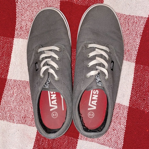 VANS - Picture 2 of 3